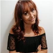 Docente italo/argentina de madre lengua española. Profesora en escuela de español acreditada por el Instituto Cervantes